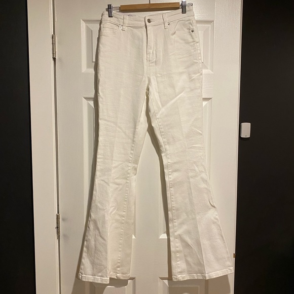 Joe Fresh white flare denim pants - Picture 3 of 4